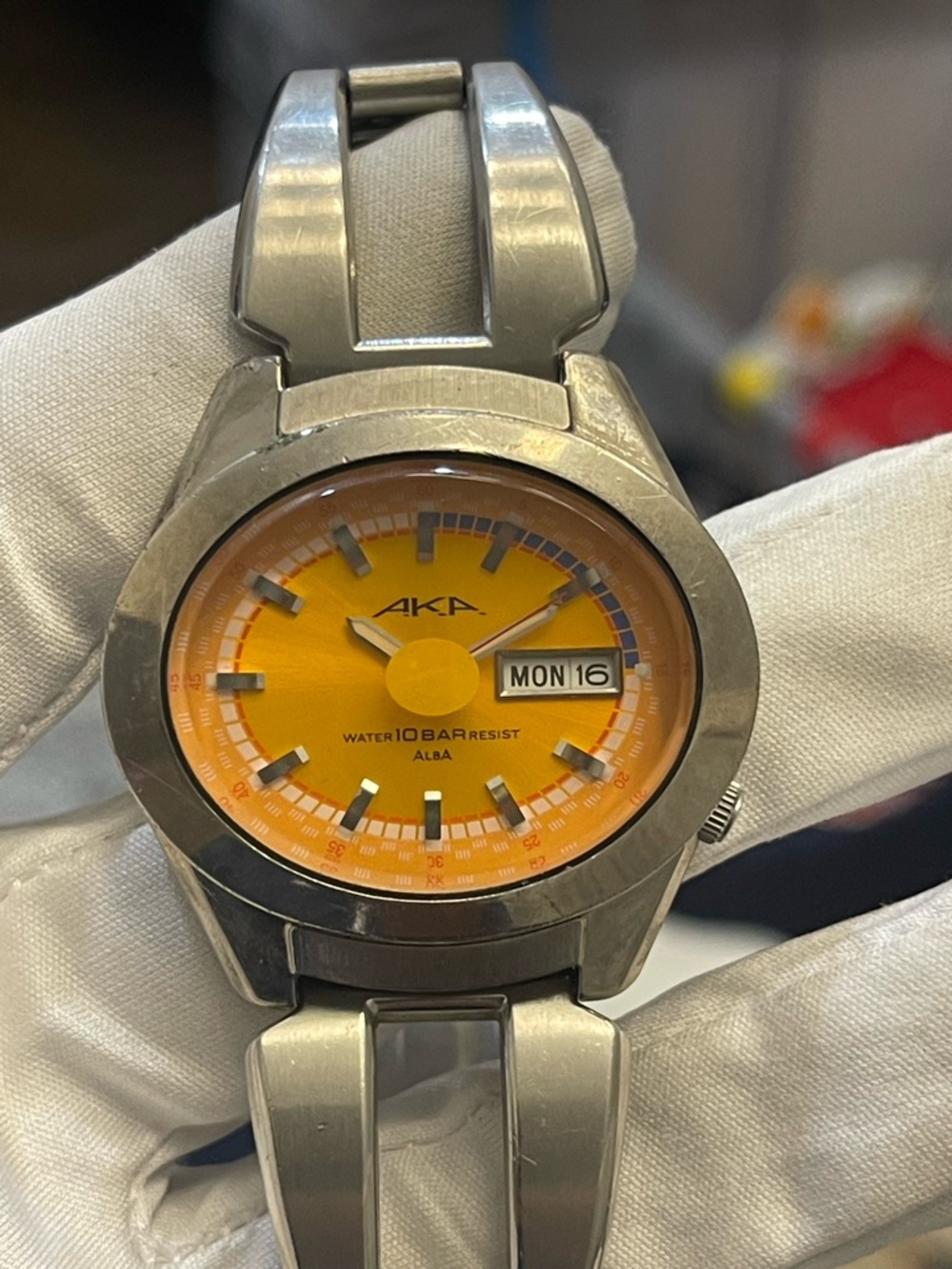 Vintage Seiko Alba AKA Oval Shape Racer Dial Japan Men's Quartz Watch V743-5A10 - Picture 16 of 16